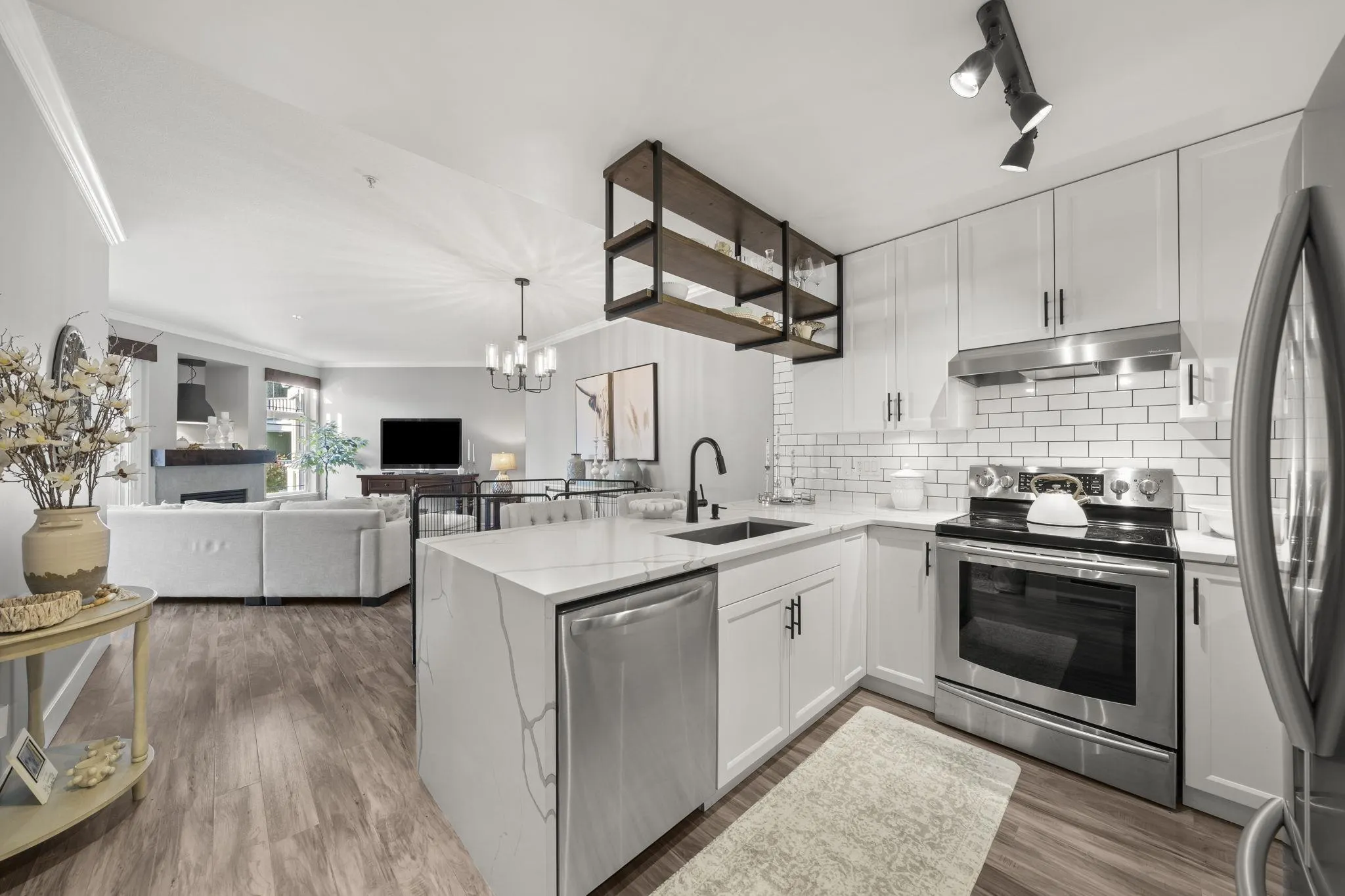 15368 16a Avenue #308