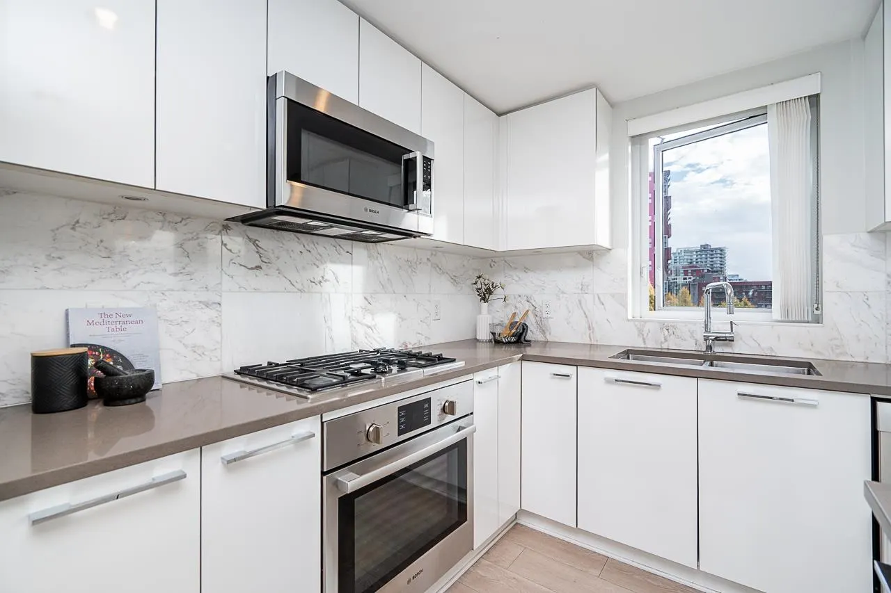 3281 E Kent Avenue North Avenue #502