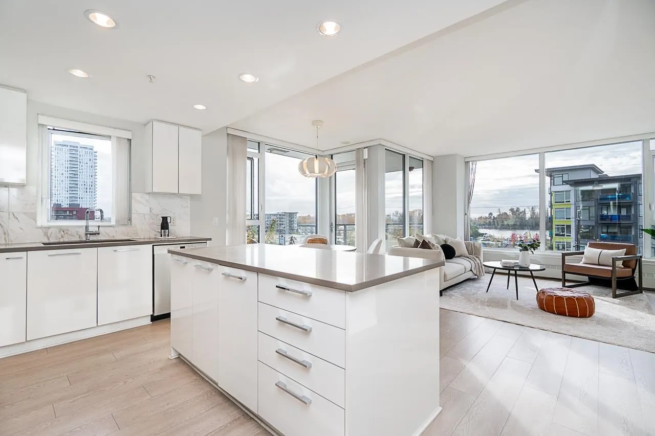 3281 E Kent Avenue North Avenue #502