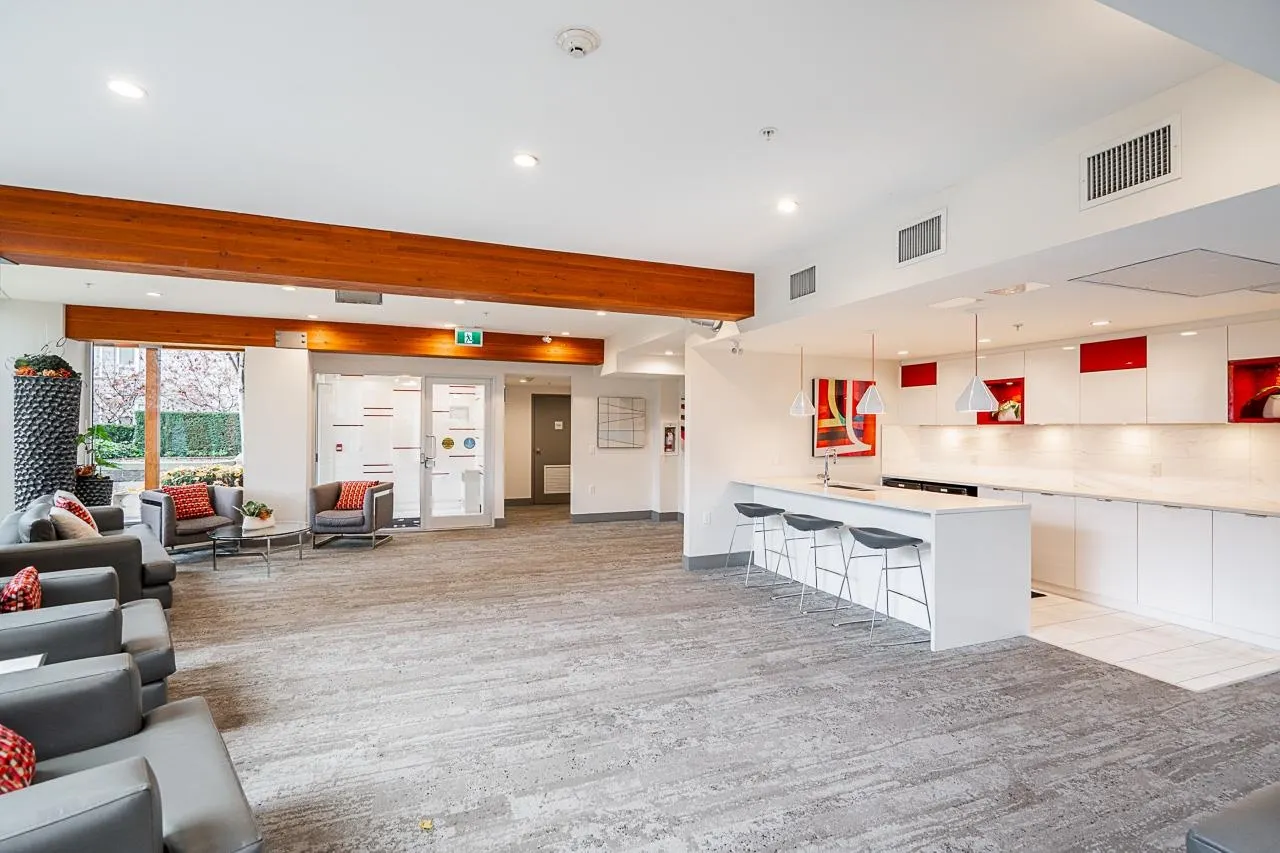 3281 E Kent Avenue North Avenue #502