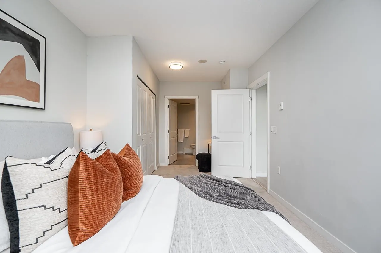 3281 E Kent Avenue North Avenue #502
