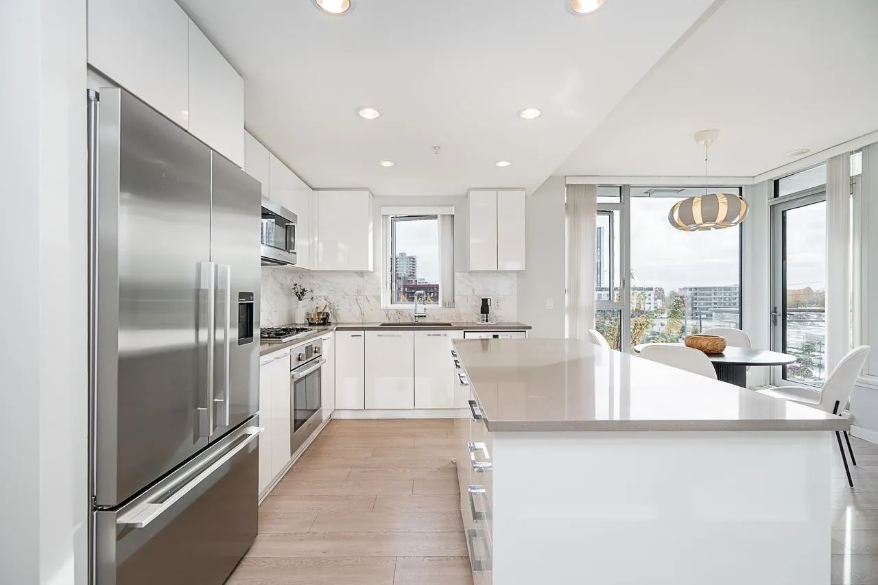 3281 E Kent Avenue North Avenue #502
