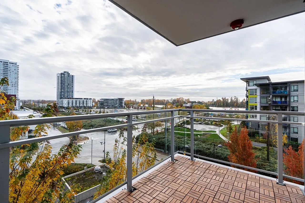 3281 E Kent Avenue North Avenue #502