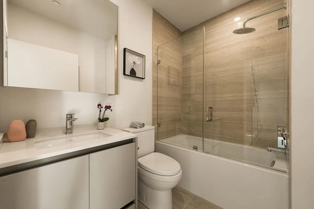 692 W 29th Avenue