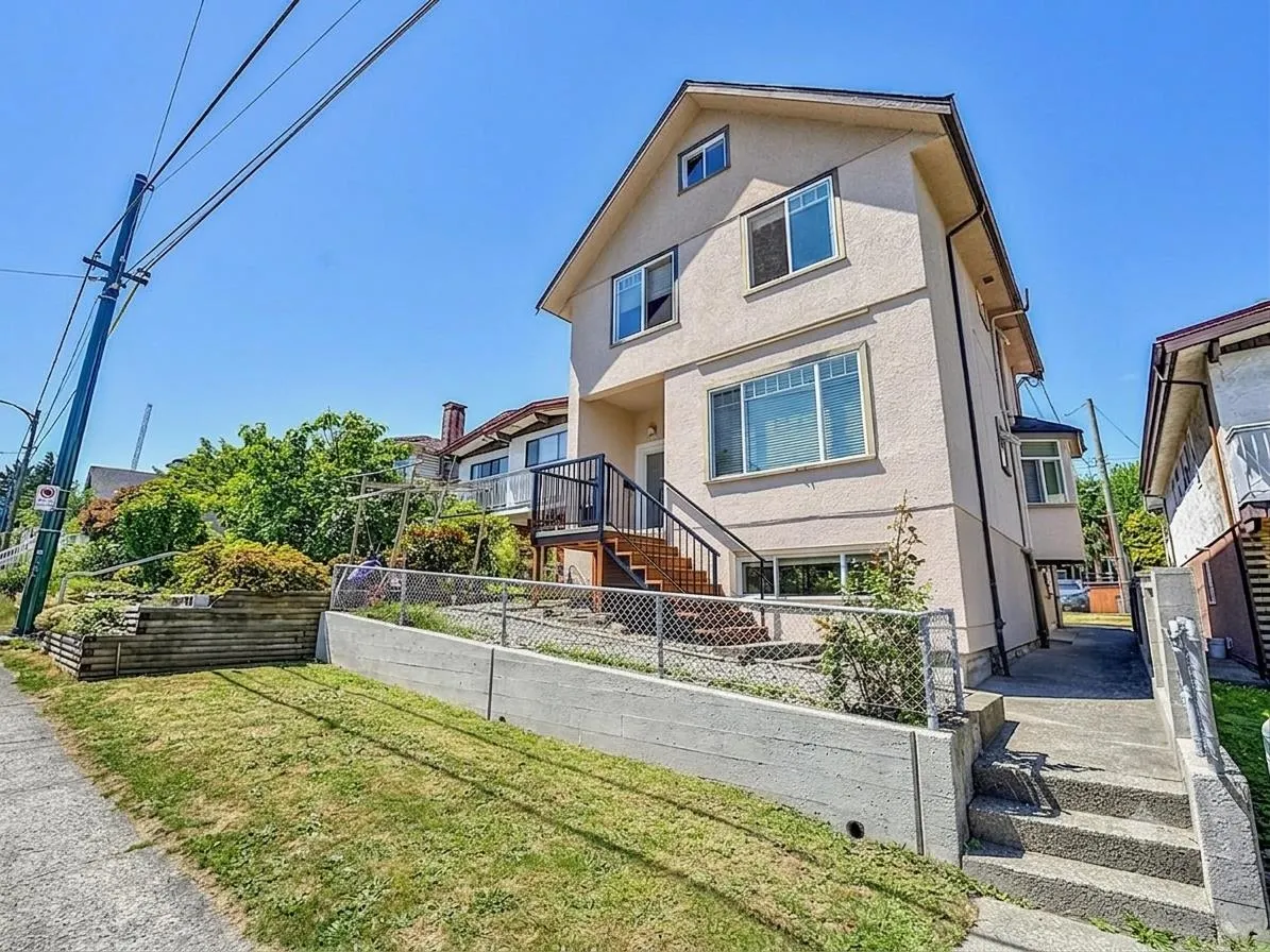 3807 Victoria Drive