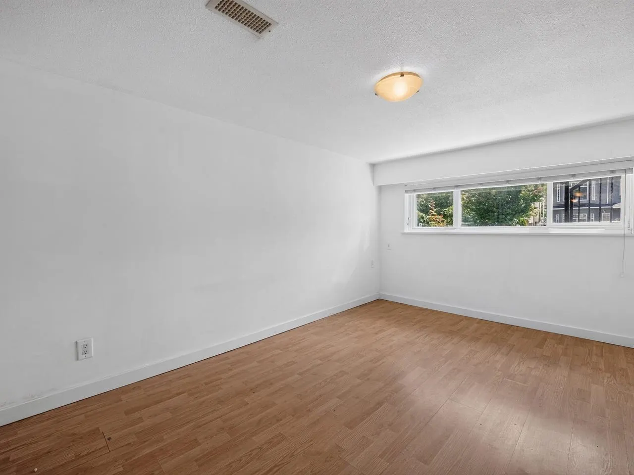 3807 Victoria Drive