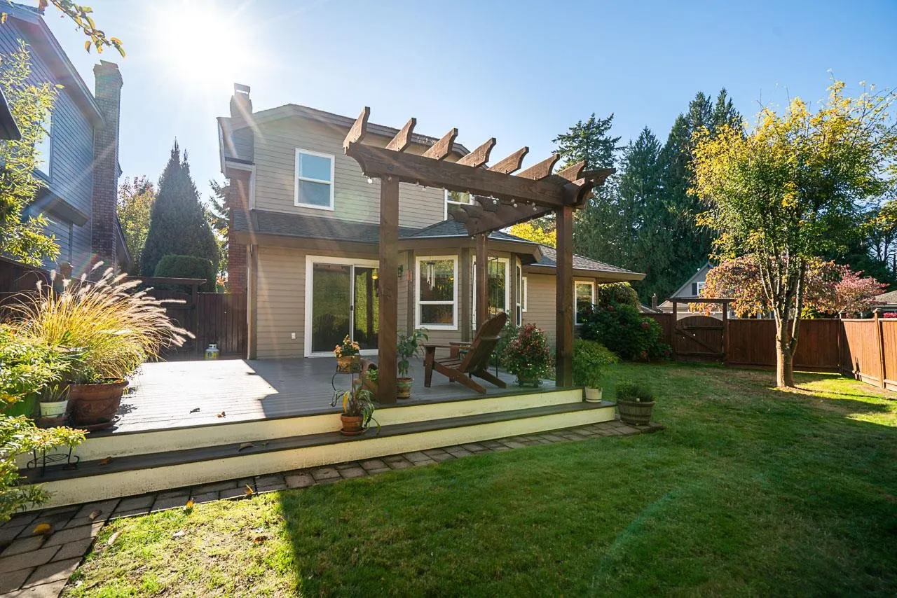 16173 Brookside Grove