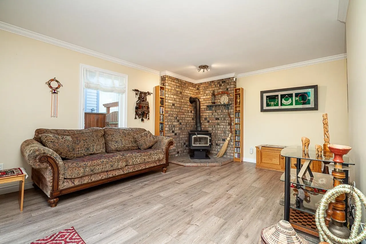 16173 Brookside Grove