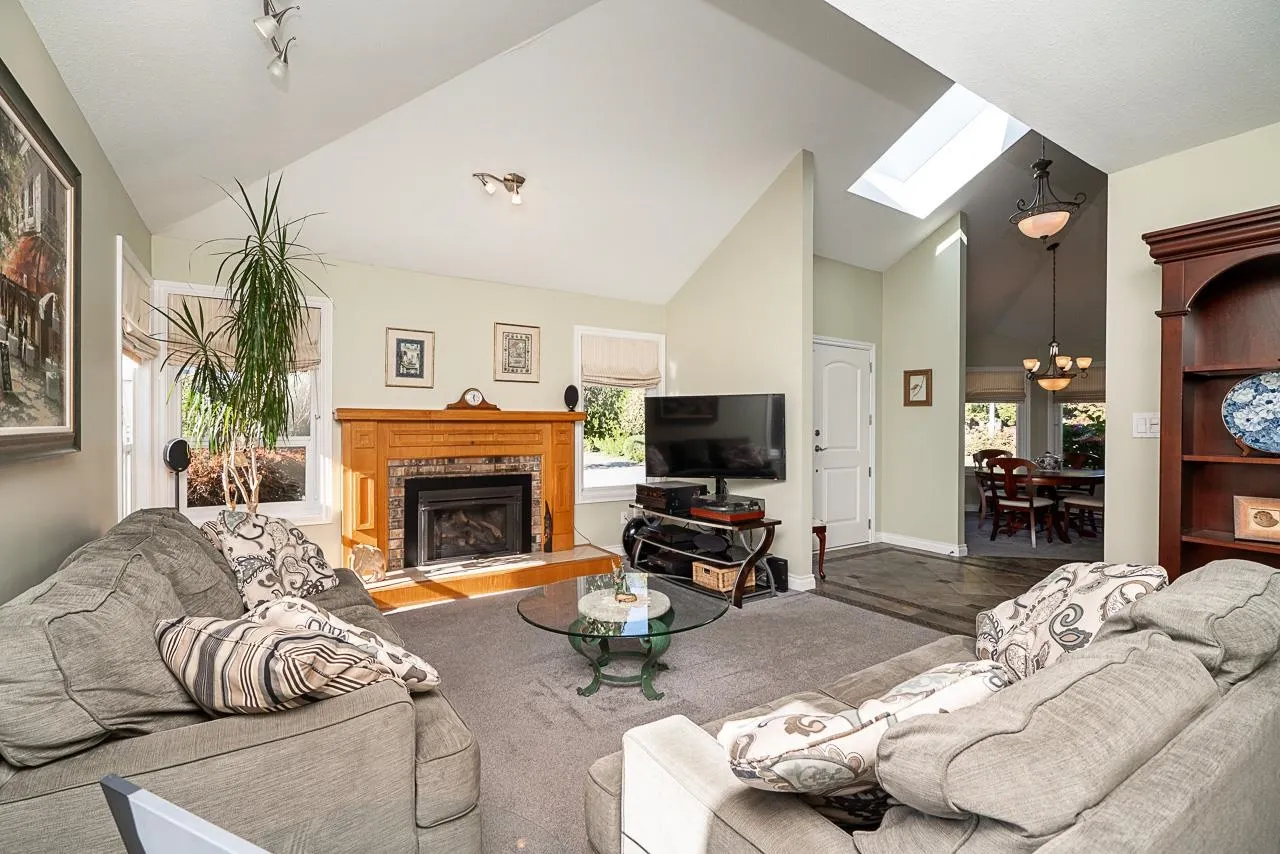 16173 Brookside Grove
