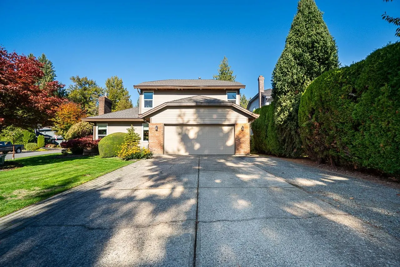 16173 Brookside Grove