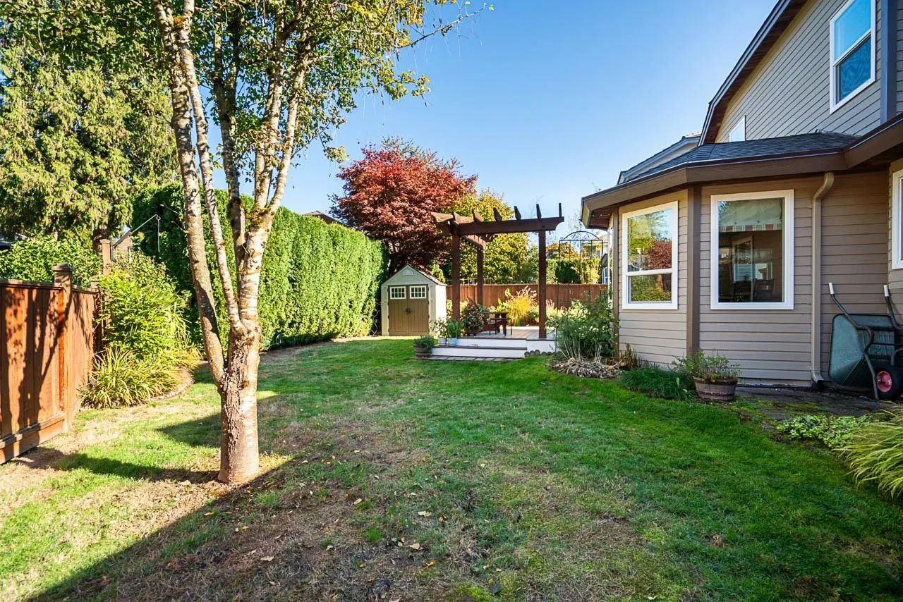 16173 Brookside Grove