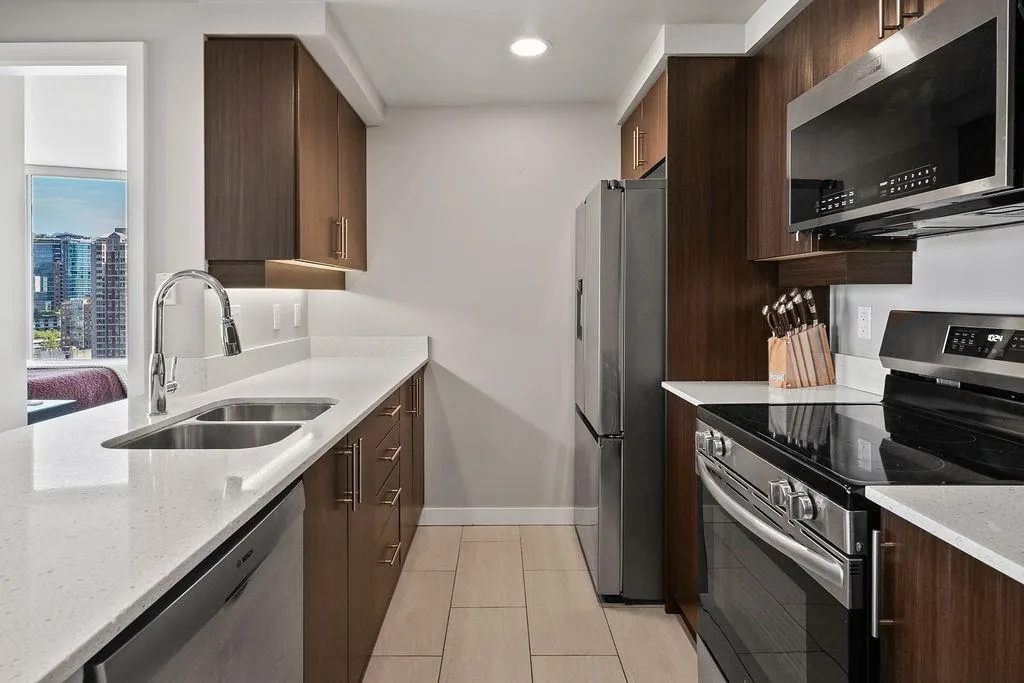 1008 Cambie Street #2801