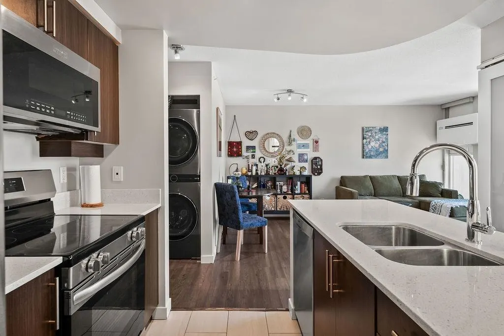 1008 Cambie Street #2801