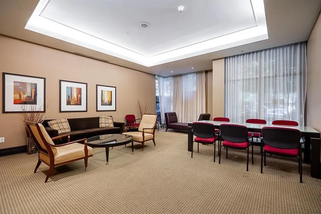 170 W 1st Street #1004
