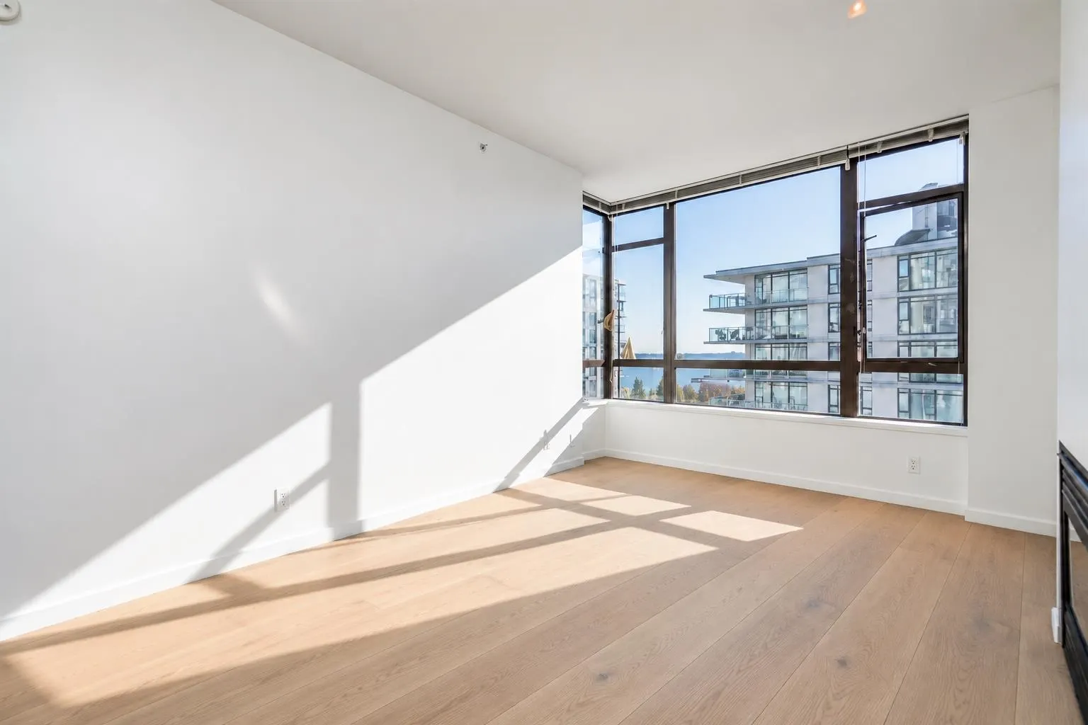 170 W 1st Street #1004