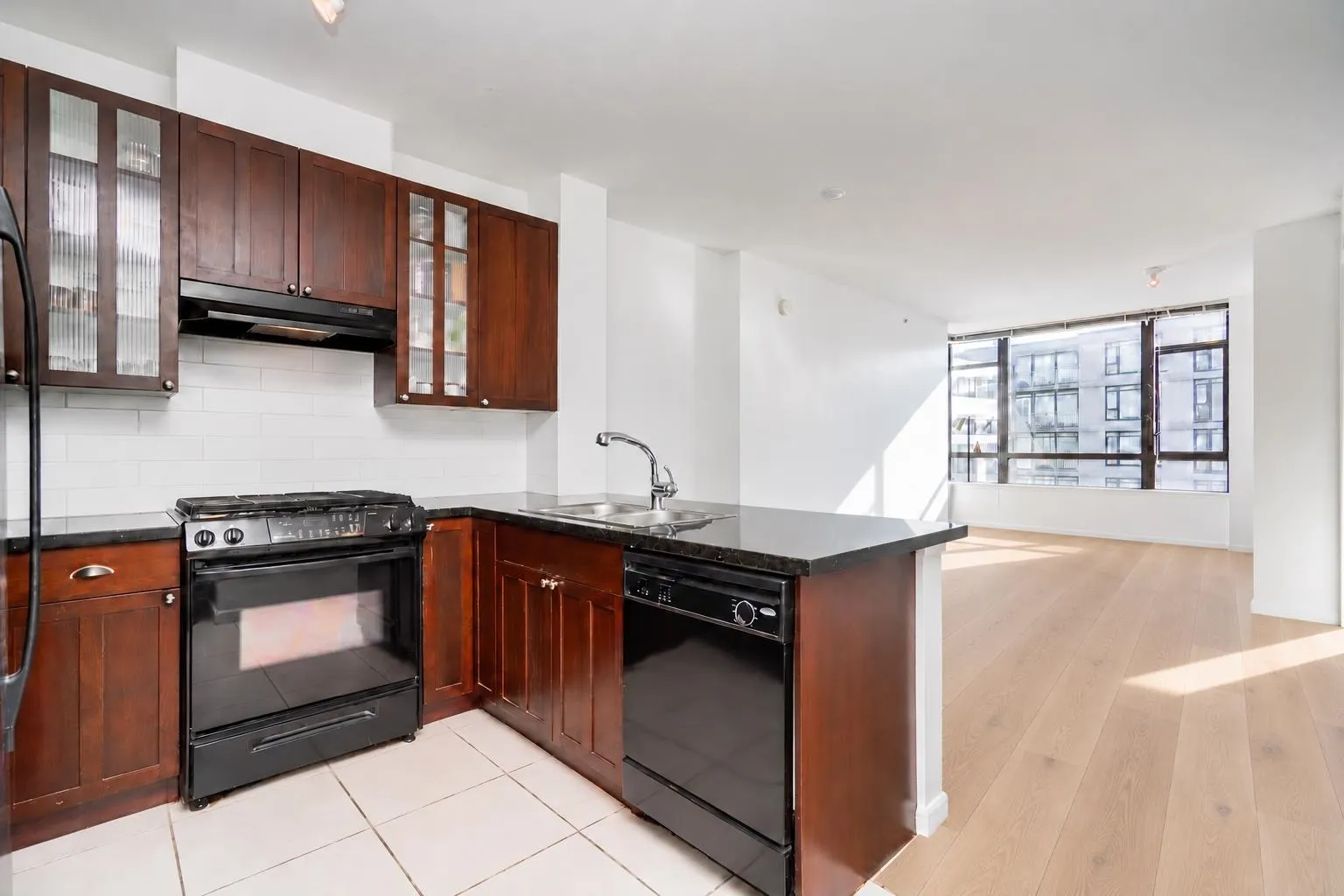 170 W 1st Street #1004