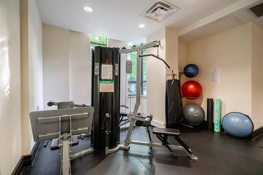 170 W 1st Street #1004
