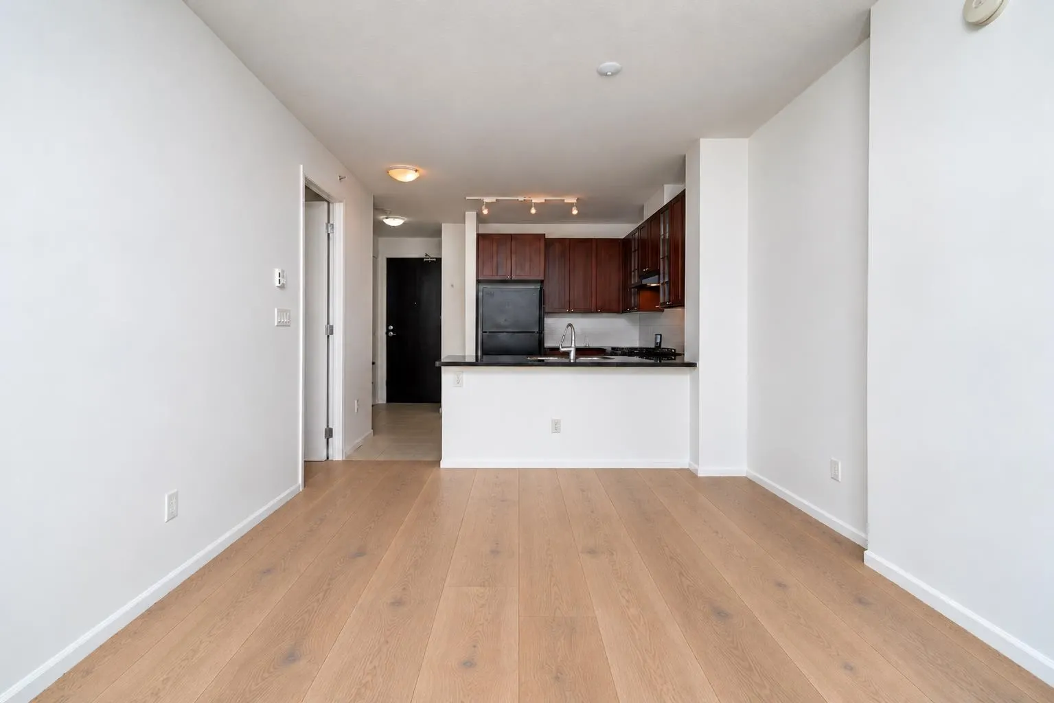 170 W 1st Street #1004