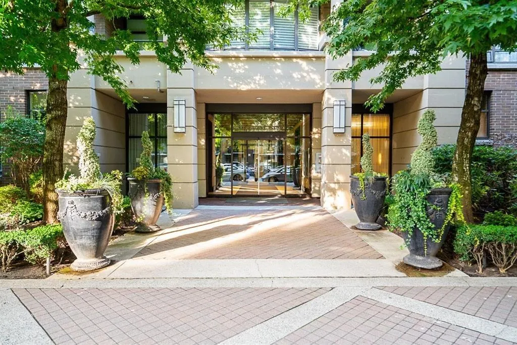170 W 1st Street #1004