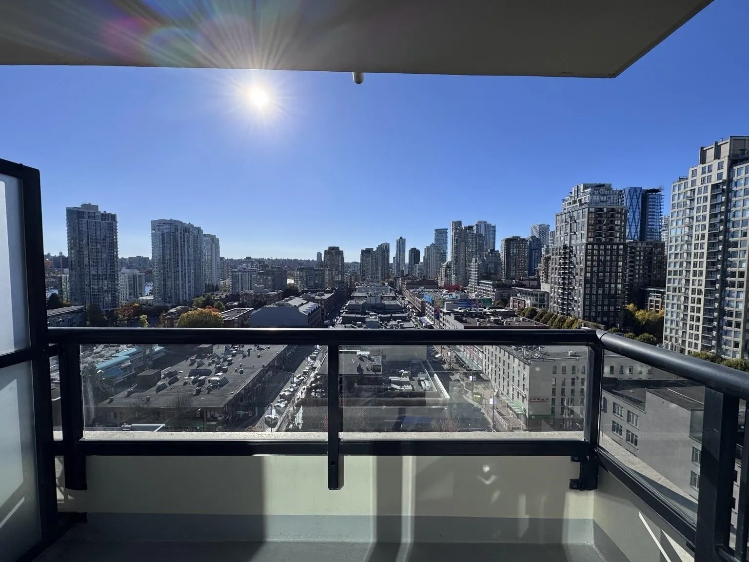 977 Mainland Street #1609