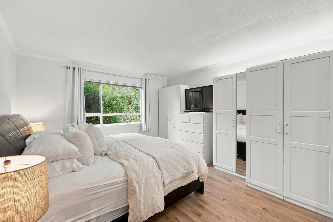 1281 Parkgate Avenue #104
