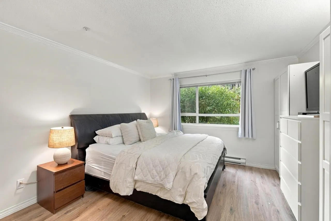 1281 Parkgate Avenue #104