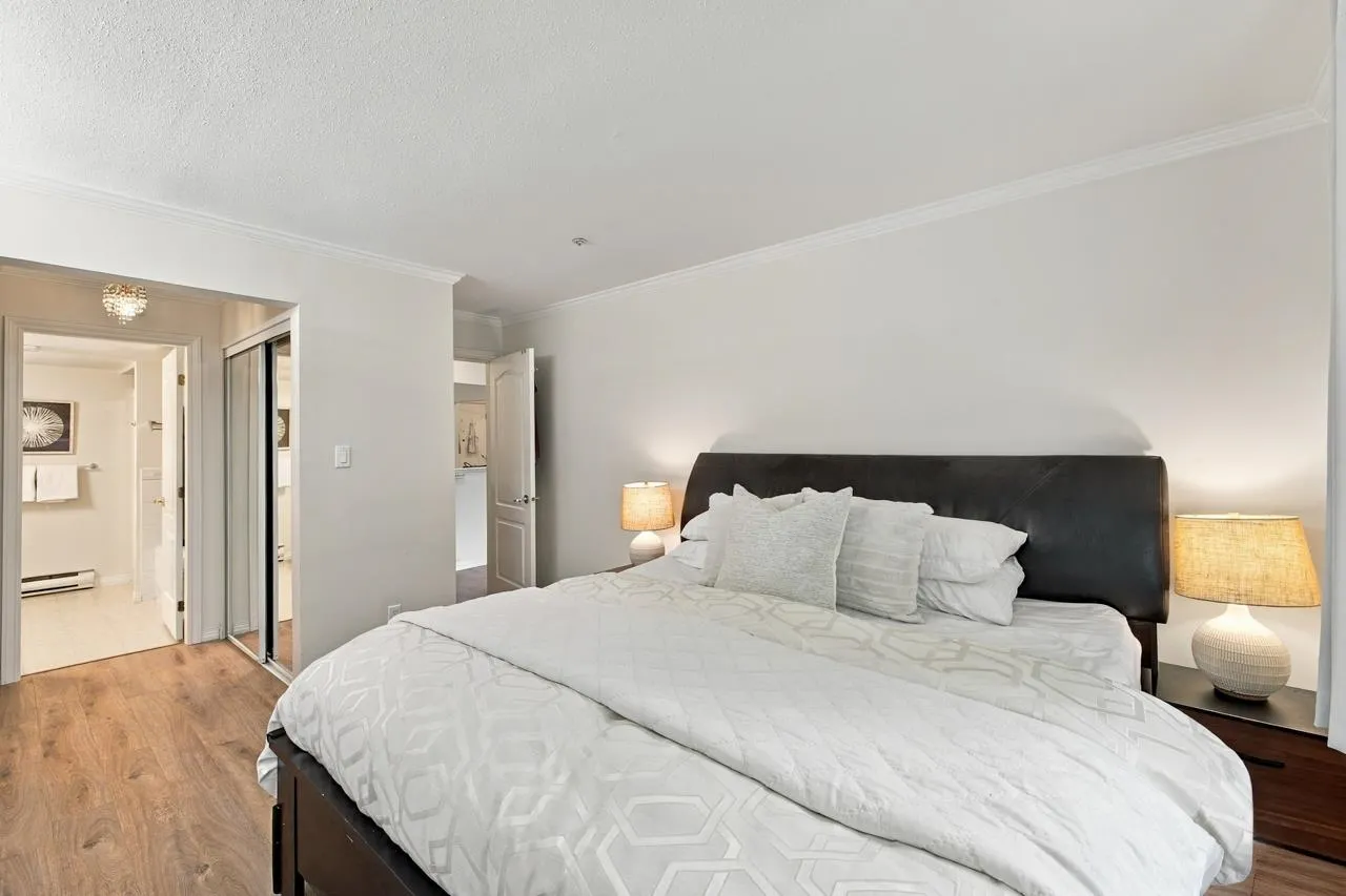 1281 Parkgate Avenue #104
