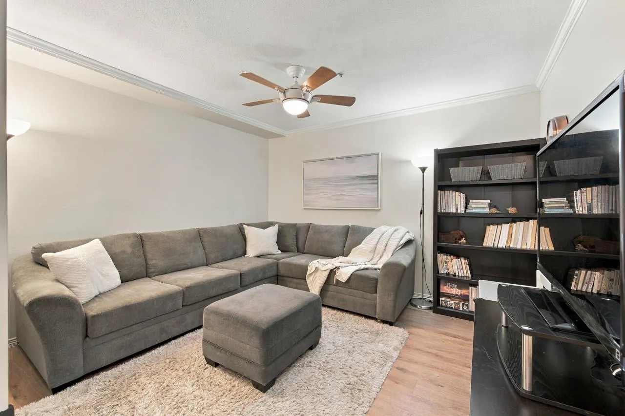 1281 Parkgate Avenue #104
