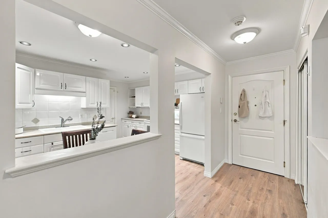 1281 Parkgate Avenue #104