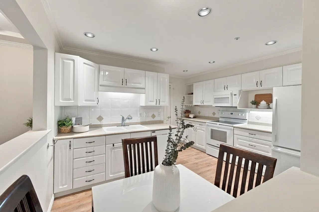 1281 Parkgate Avenue #104