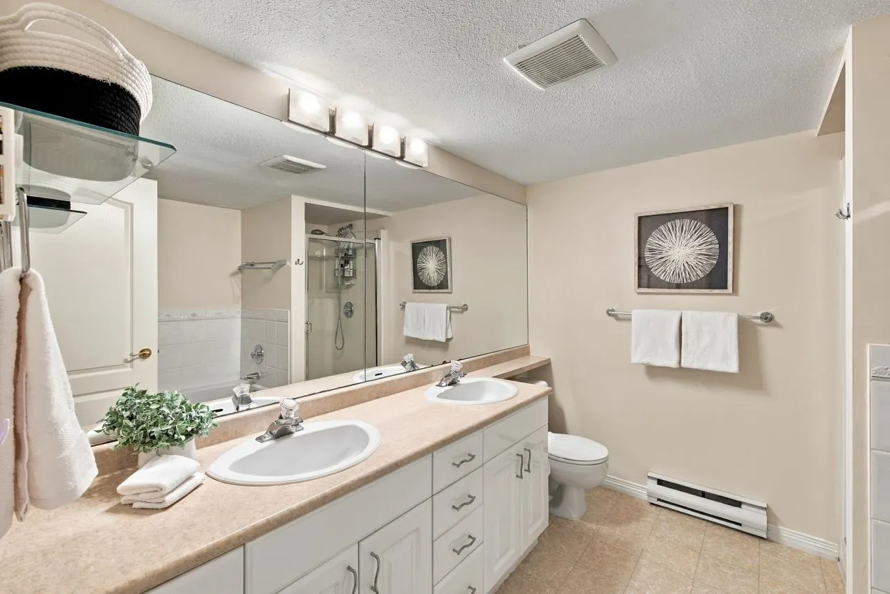 1281 Parkgate Avenue #104