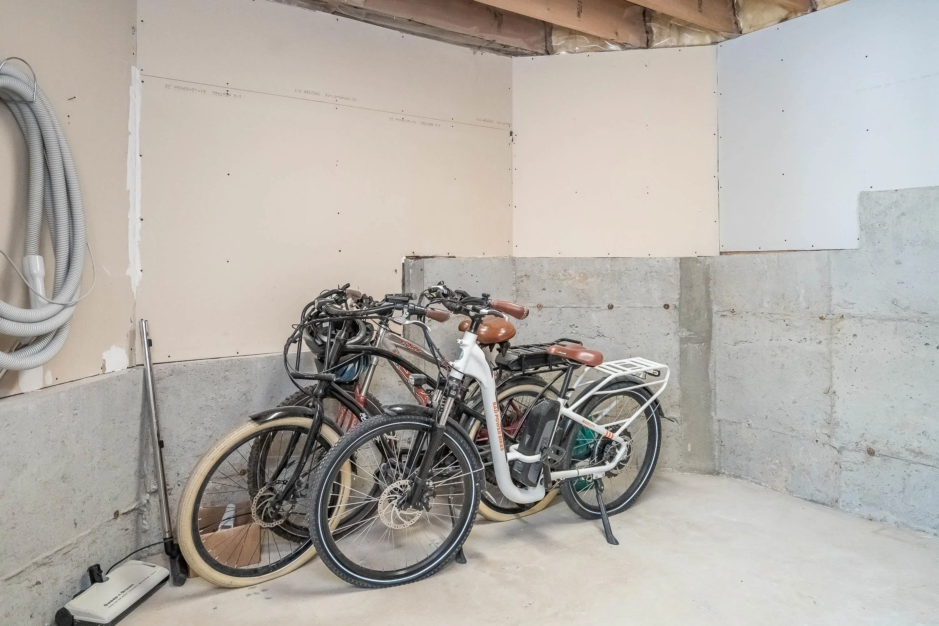 2533 152 Street #98