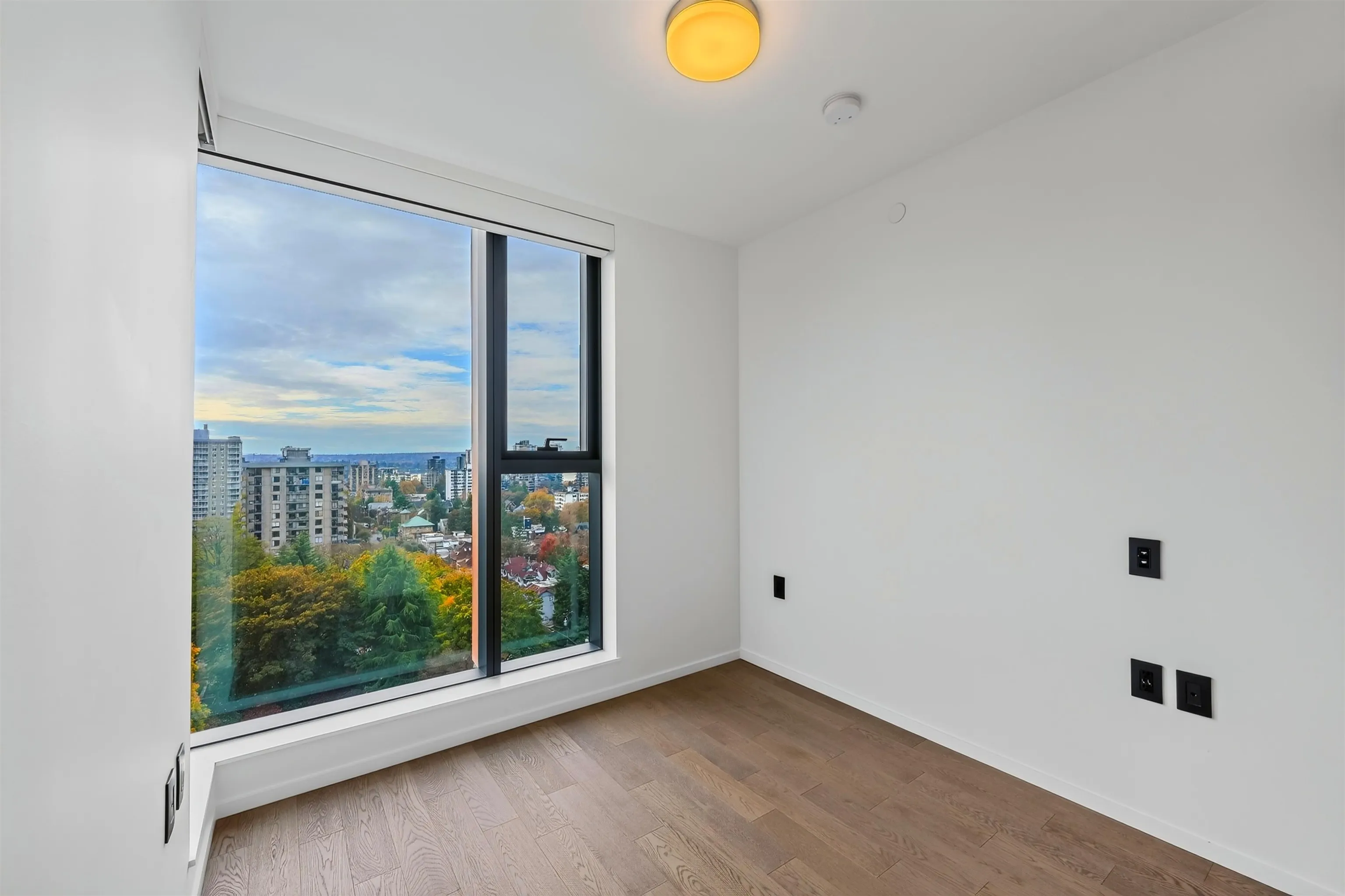 1482 Robson Street #1606