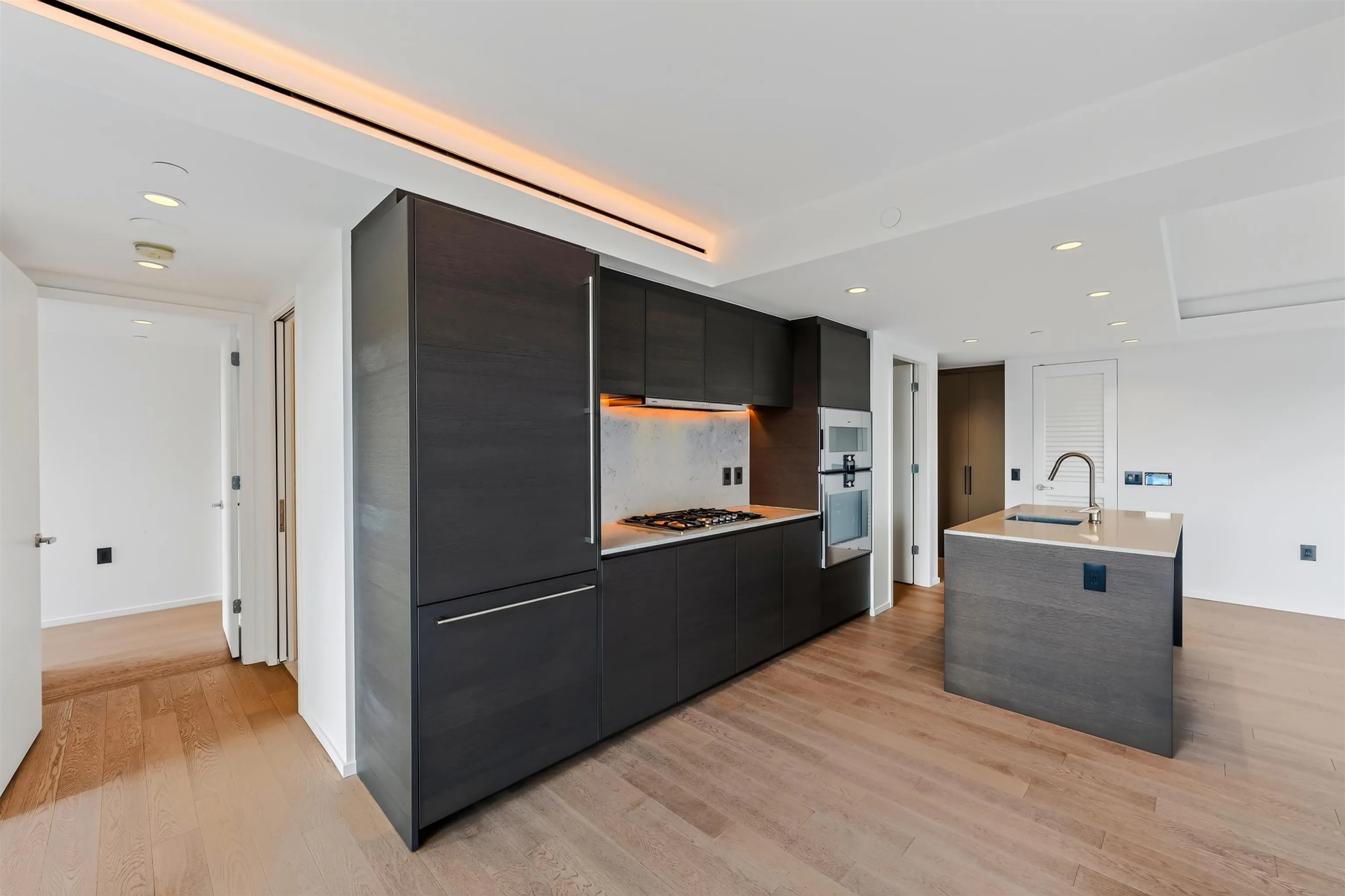 1482 Robson Street #1606