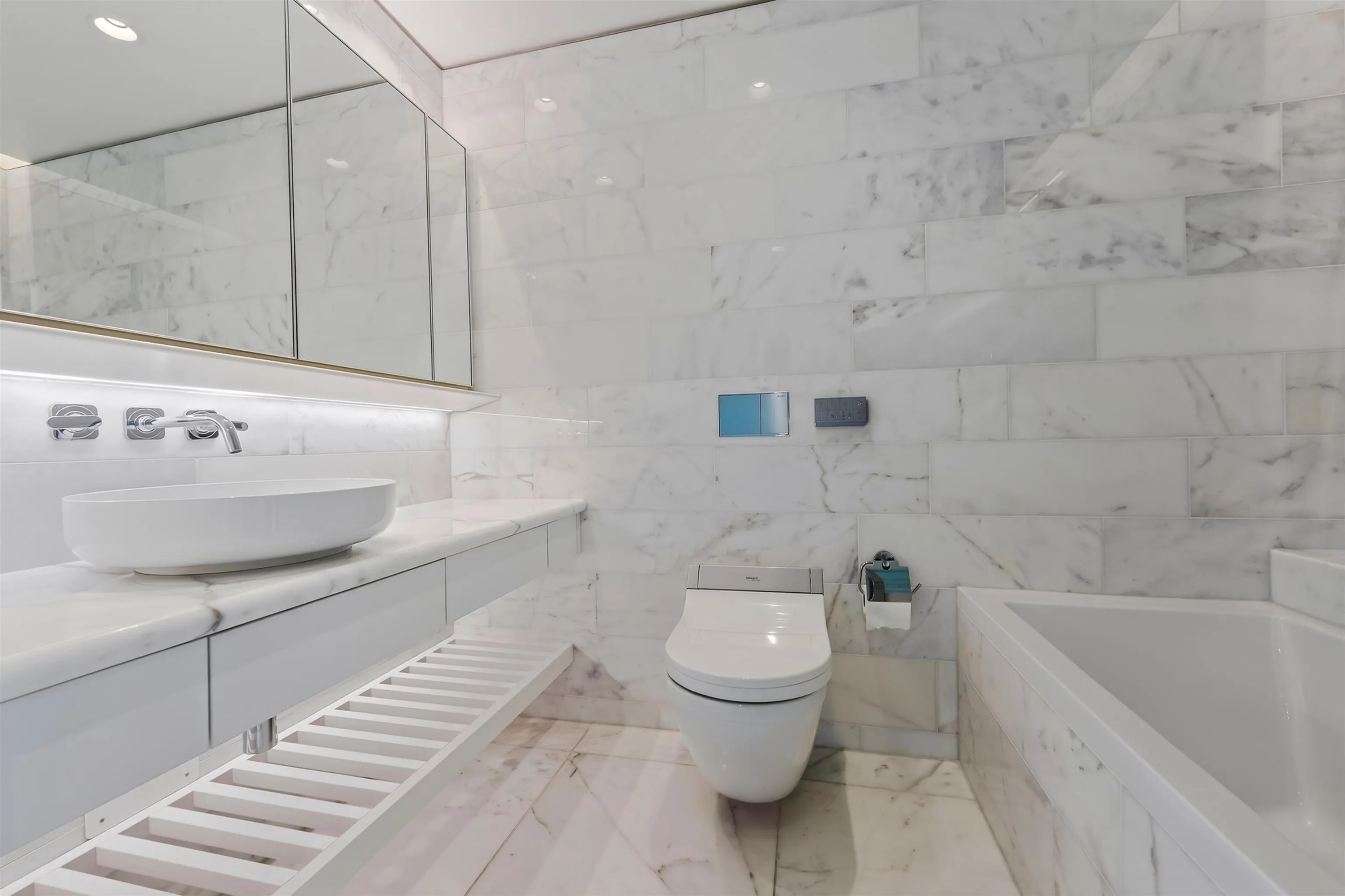 1482 Robson Street #1606