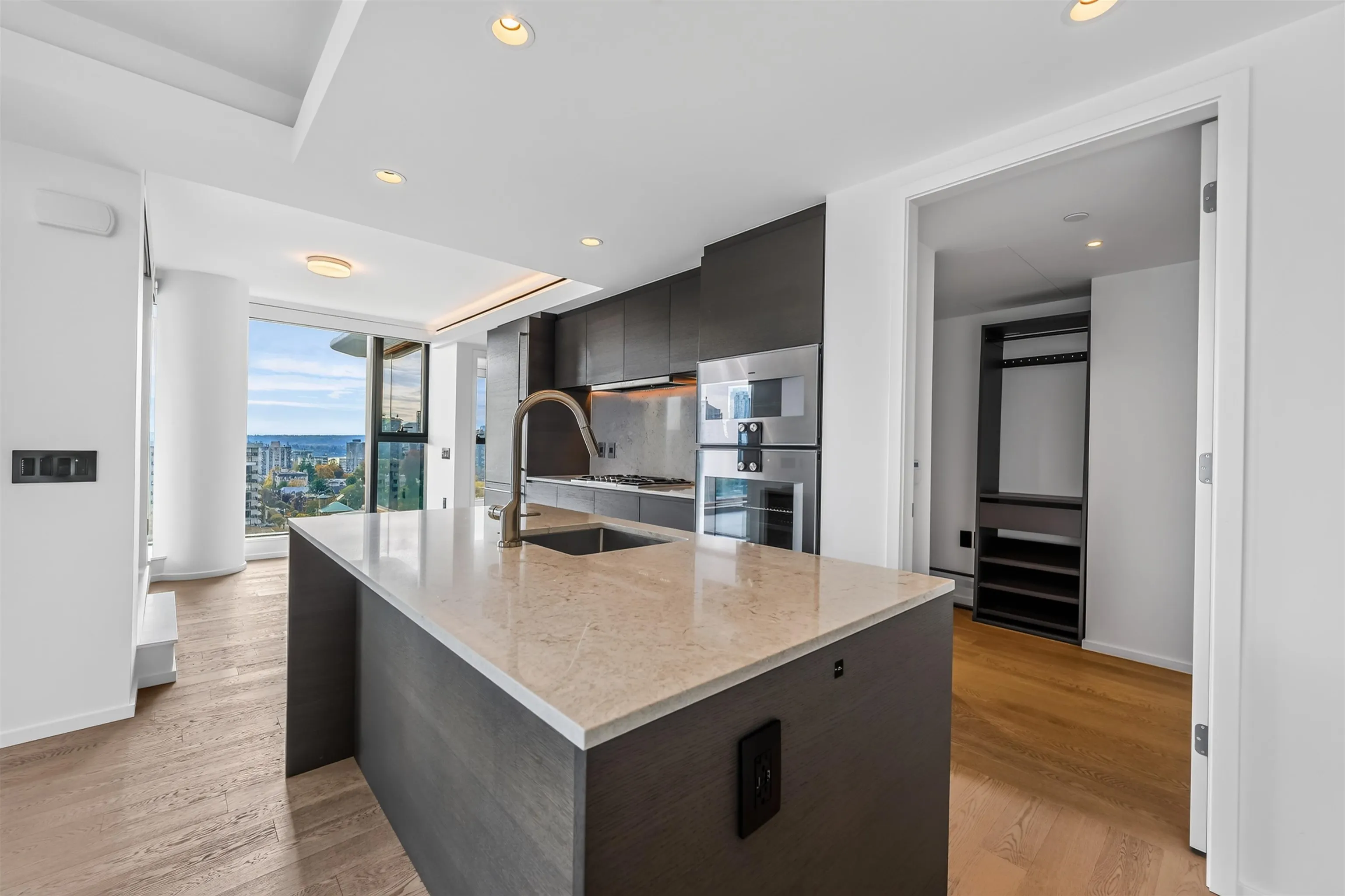 1482 Robson Street #1606