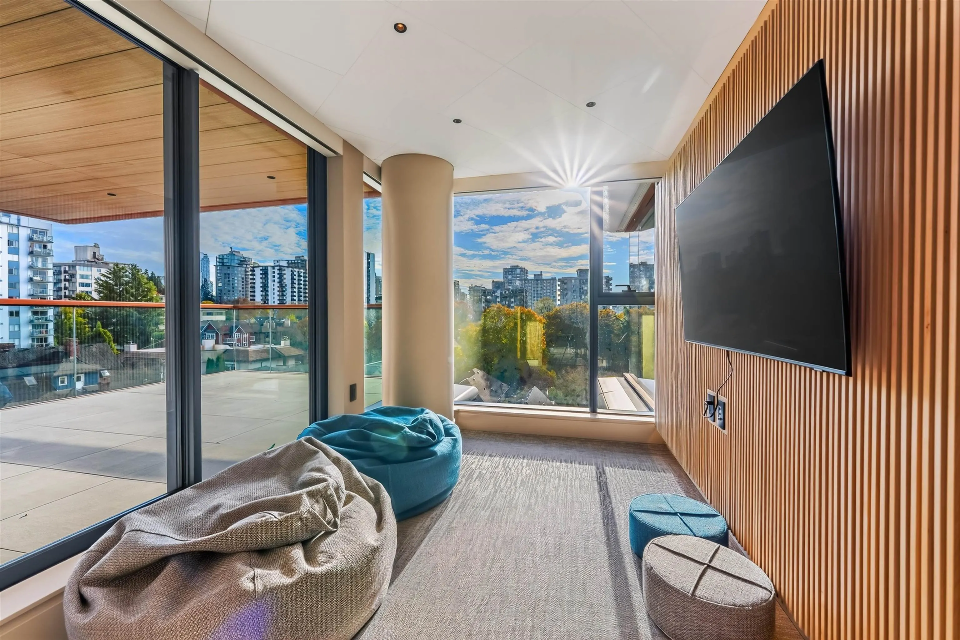 1482 Robson Street #1606