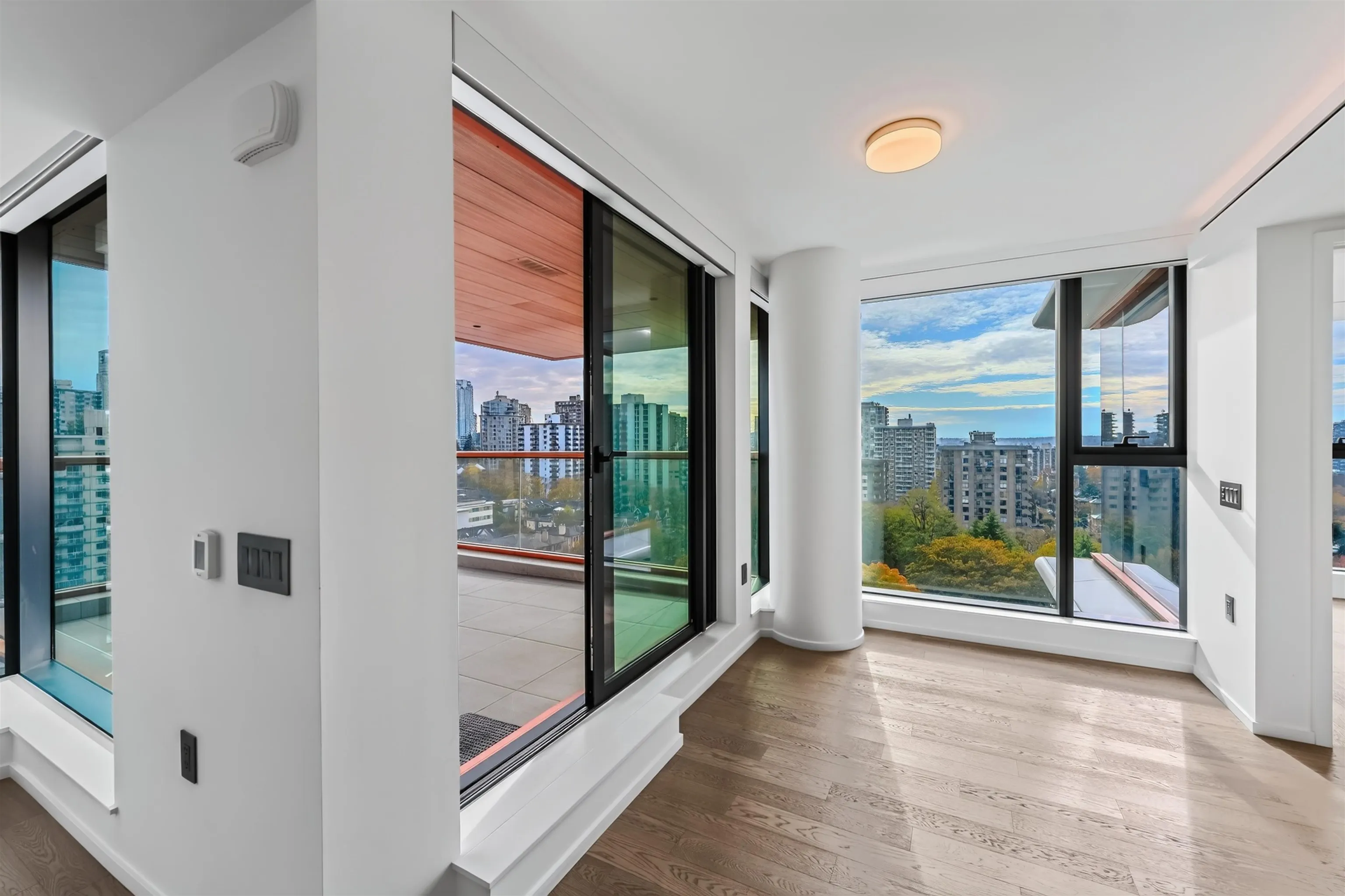 1482 Robson Street #1606