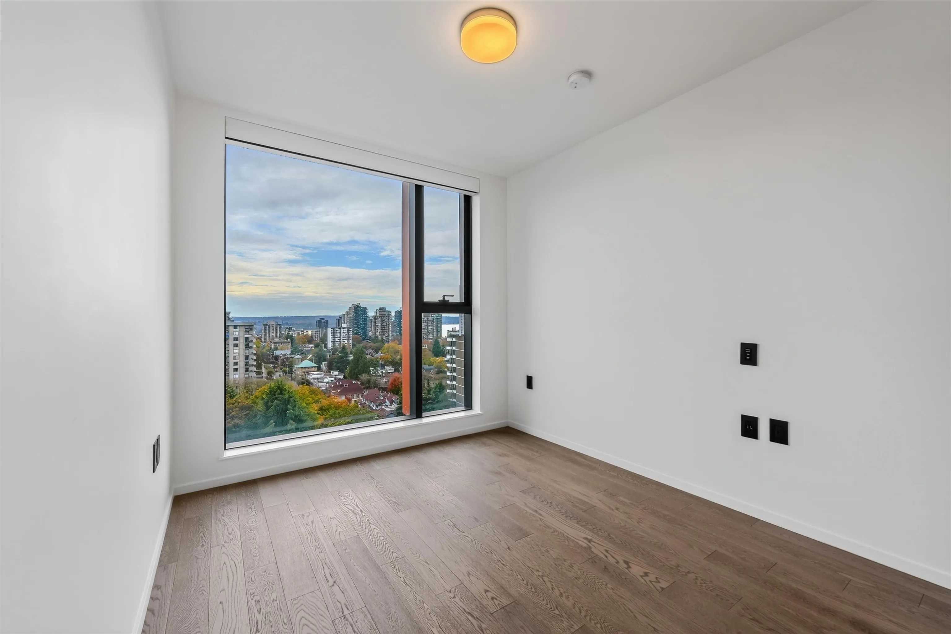 1482 Robson Street #1606
