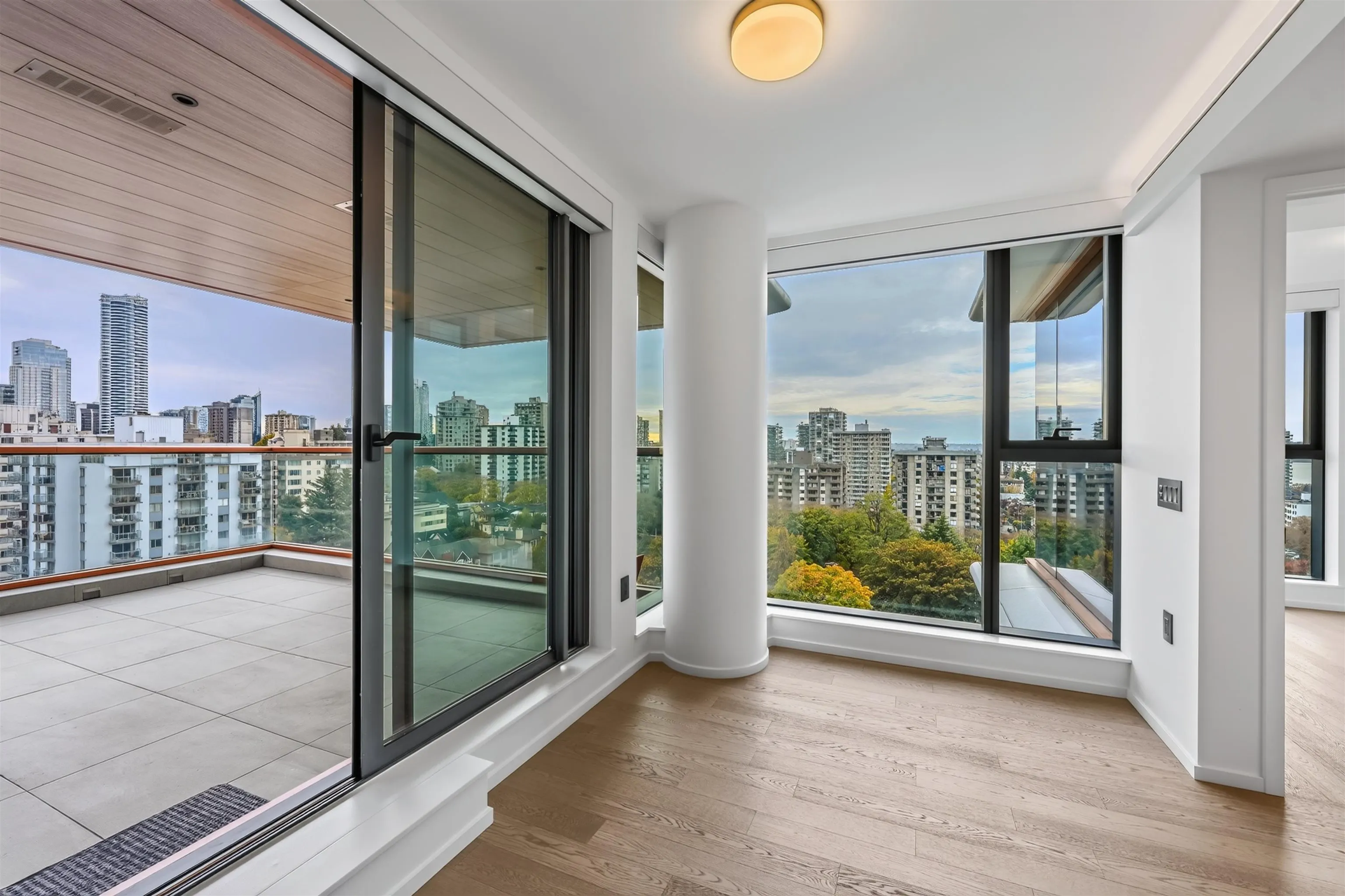 1482 Robson Street #1606