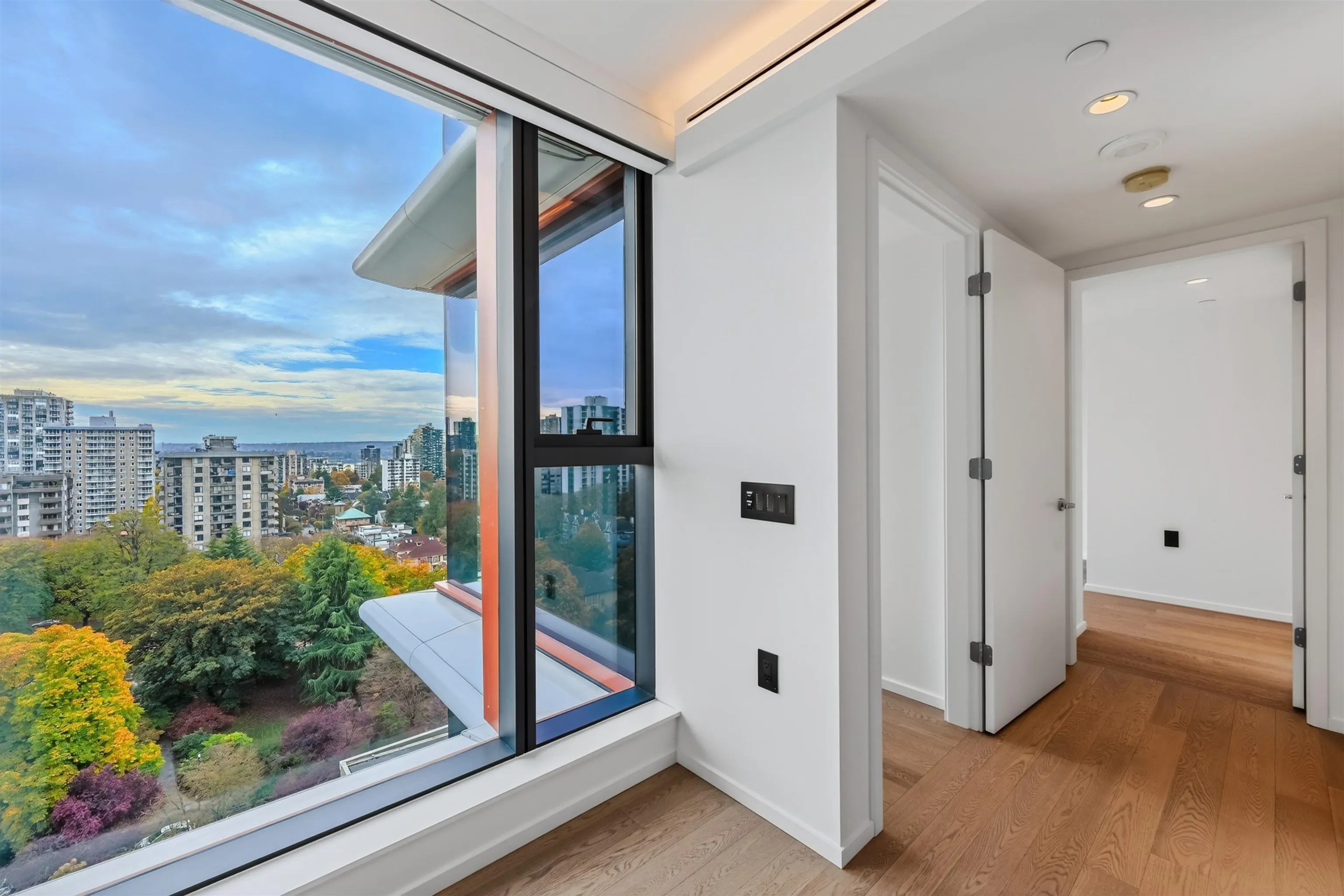 1482 Robson Street #1606