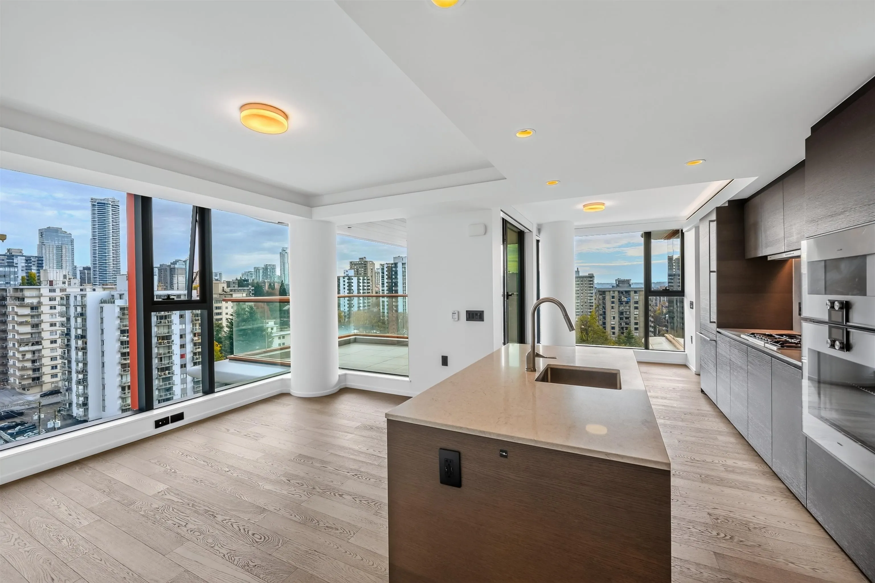 1482 Robson Street #1606