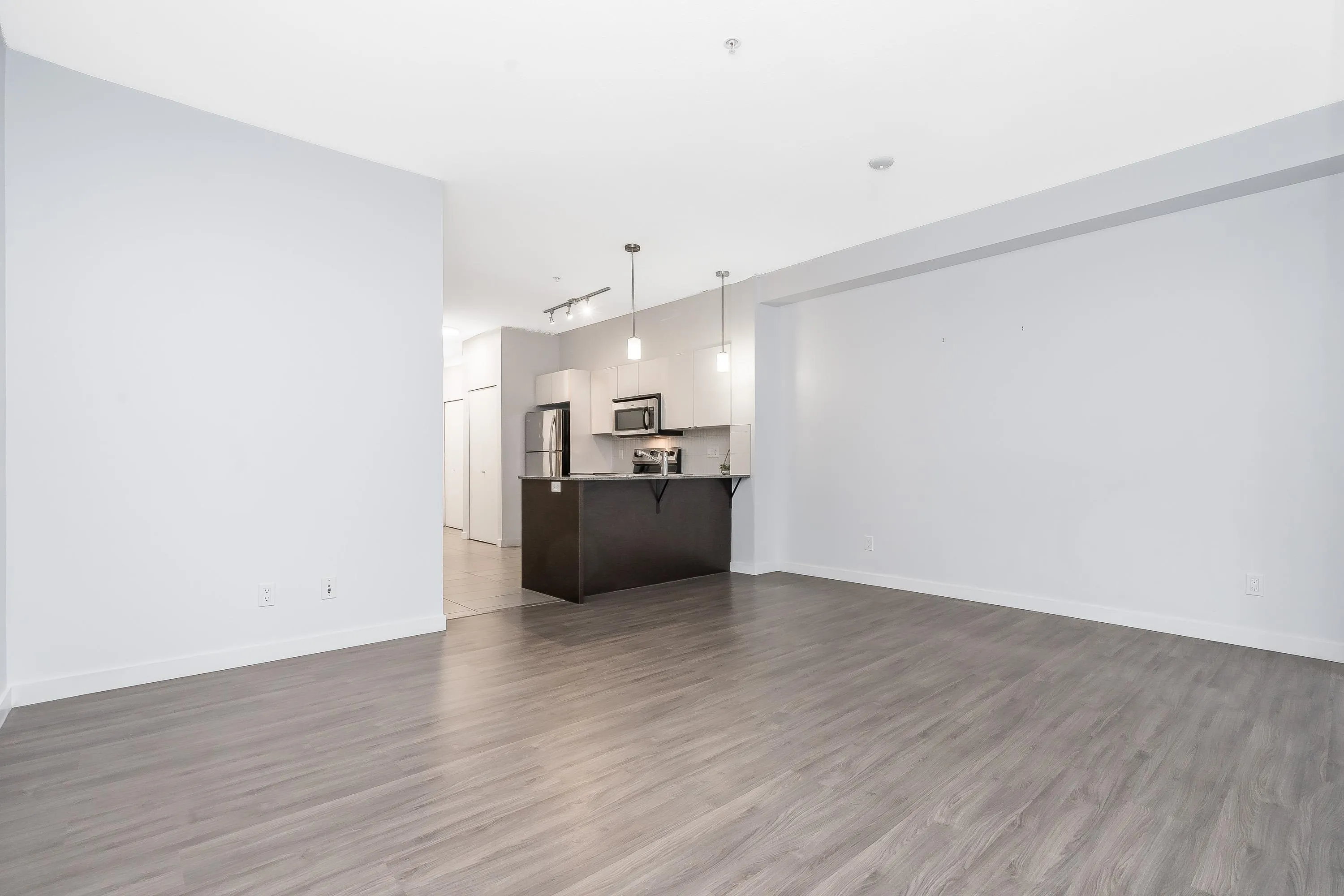 13733 107a Avenue #208