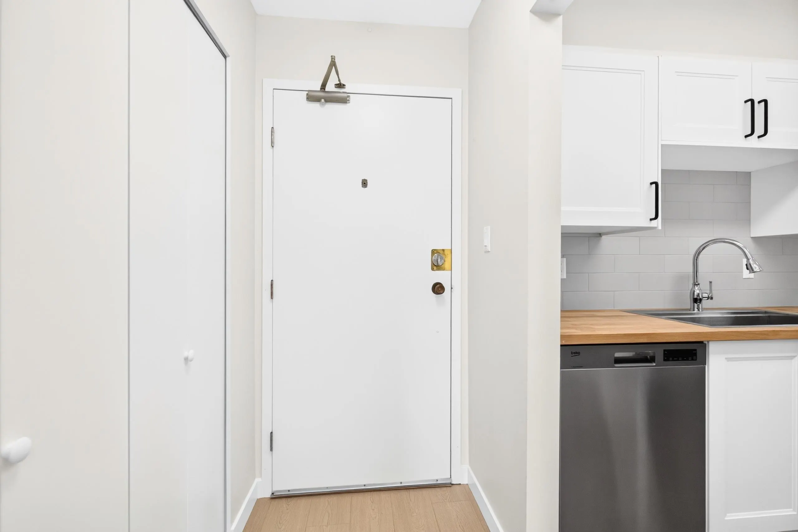 466 E Eighth Avenue #305