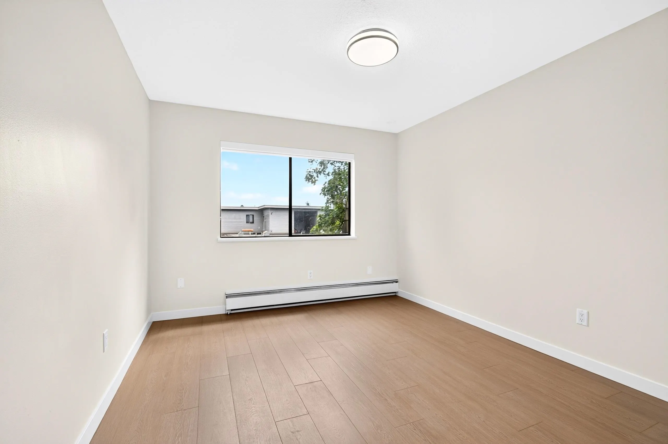466 E Eighth Avenue #305