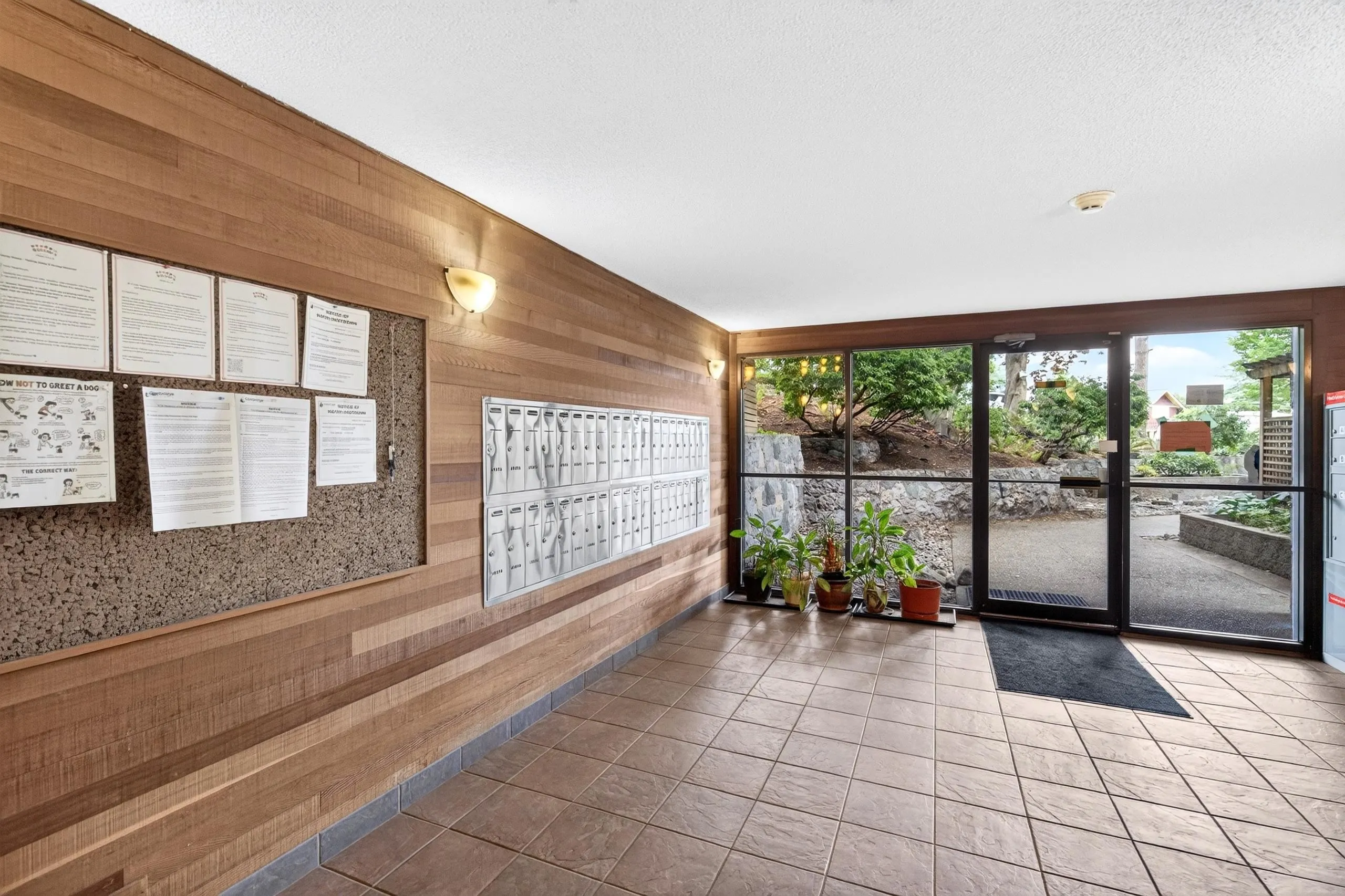 466 E Eighth Avenue #305