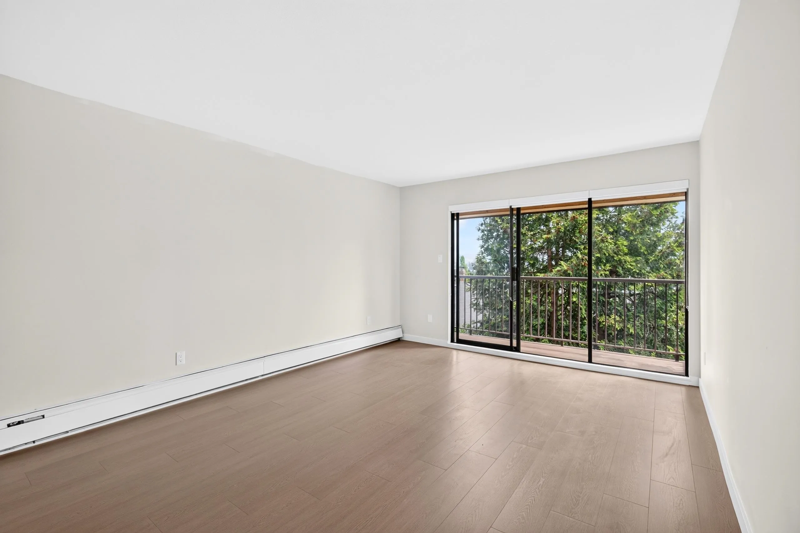 466 E Eighth Avenue #305