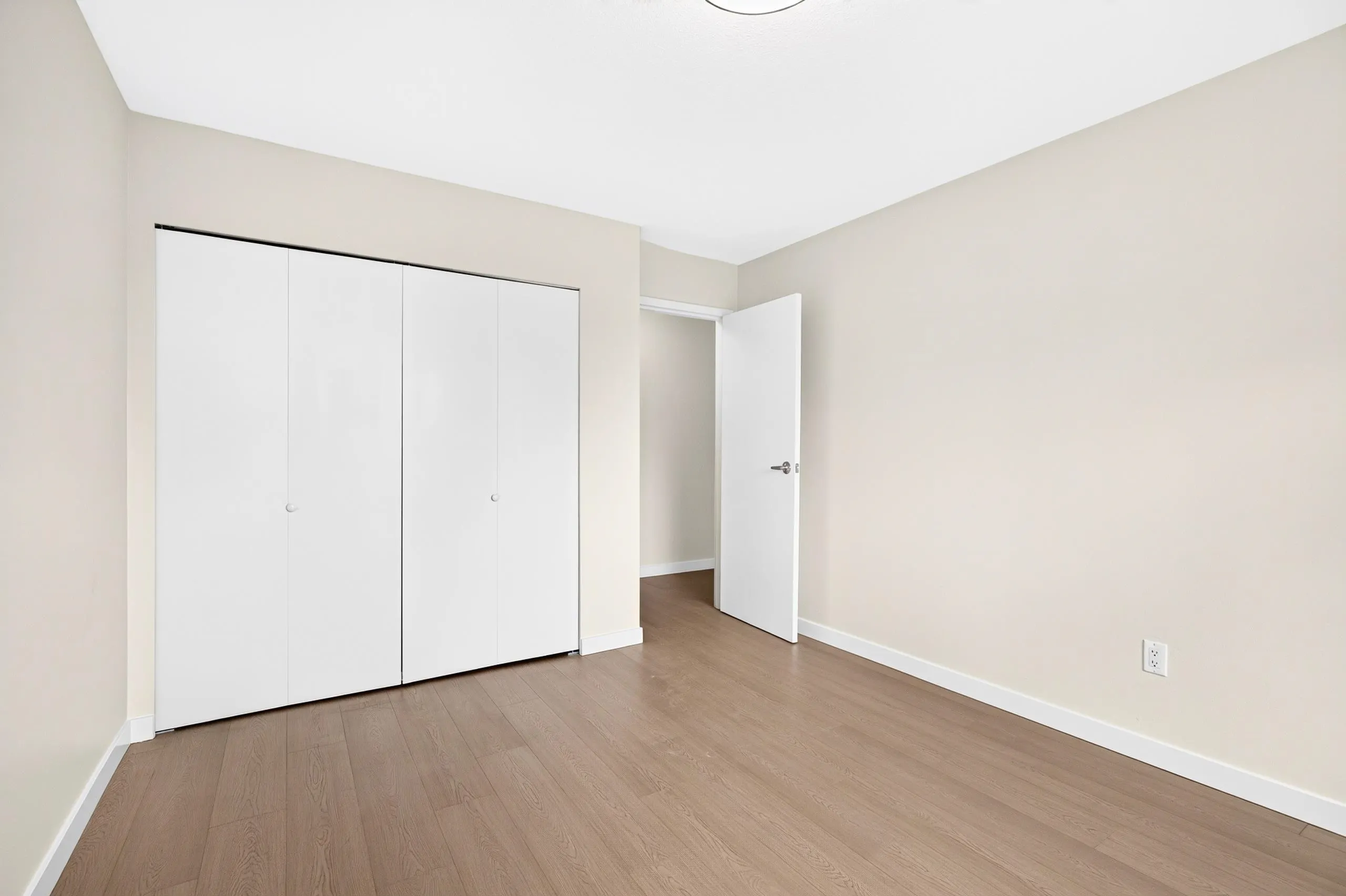 466 E Eighth Avenue #305