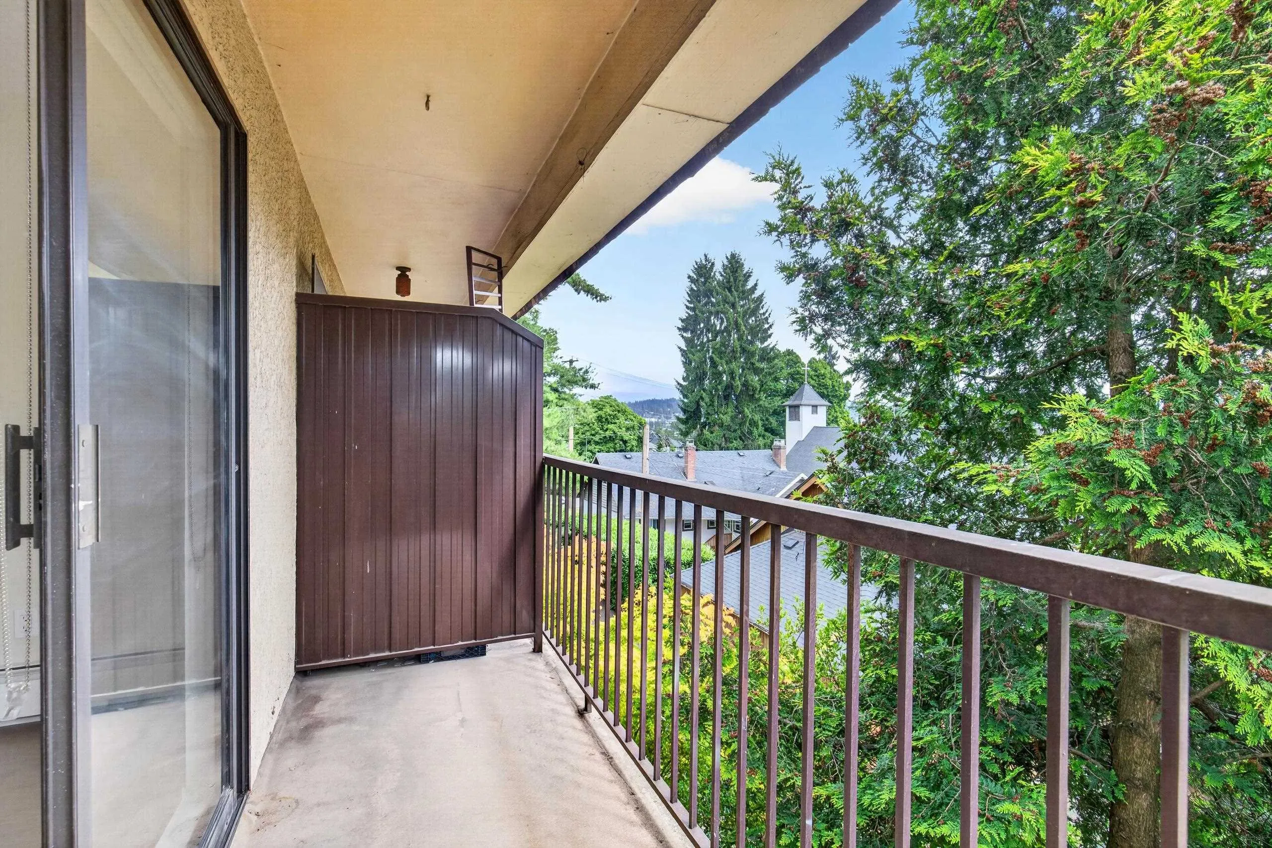 466 E Eighth Avenue #305