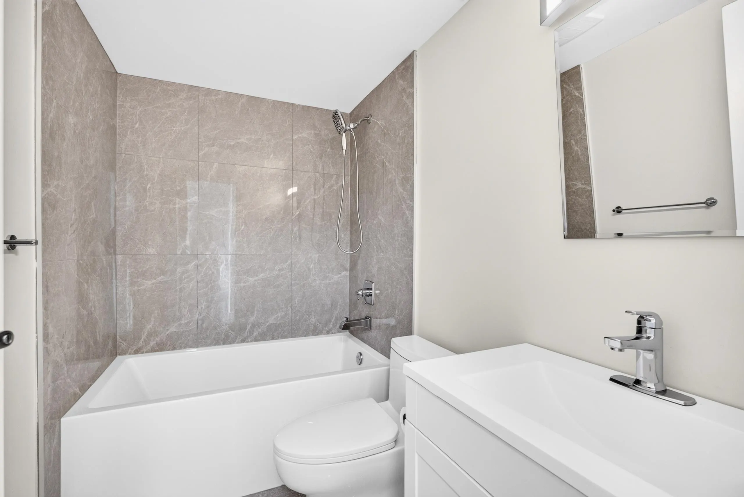 466 E Eighth Avenue #305